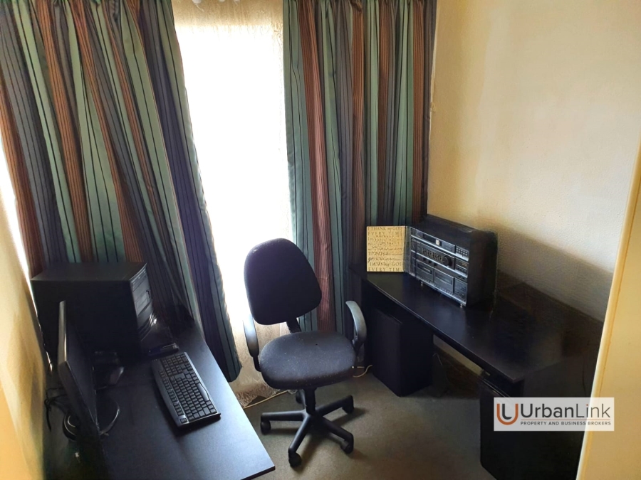 3 Bedroom Property for Sale in Safari Gardens North West